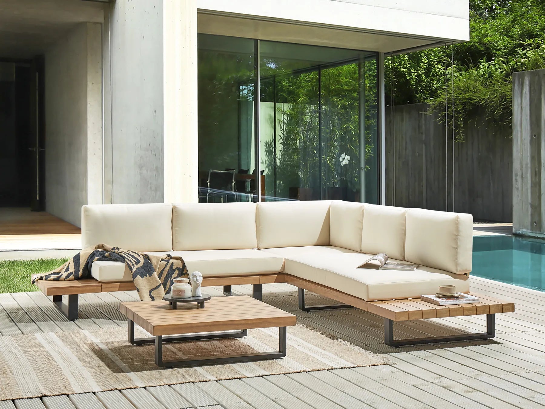 Sofá de jardim de canto com mesa 5 lugares MYKONOS à direita Madeira de Acácia certificada Branco creme